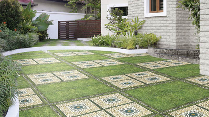 Tận dụng các loại gạch lát nền lớn để trang trí sân vườn cho bản thân cũng là 1 cách trang trí rất hay